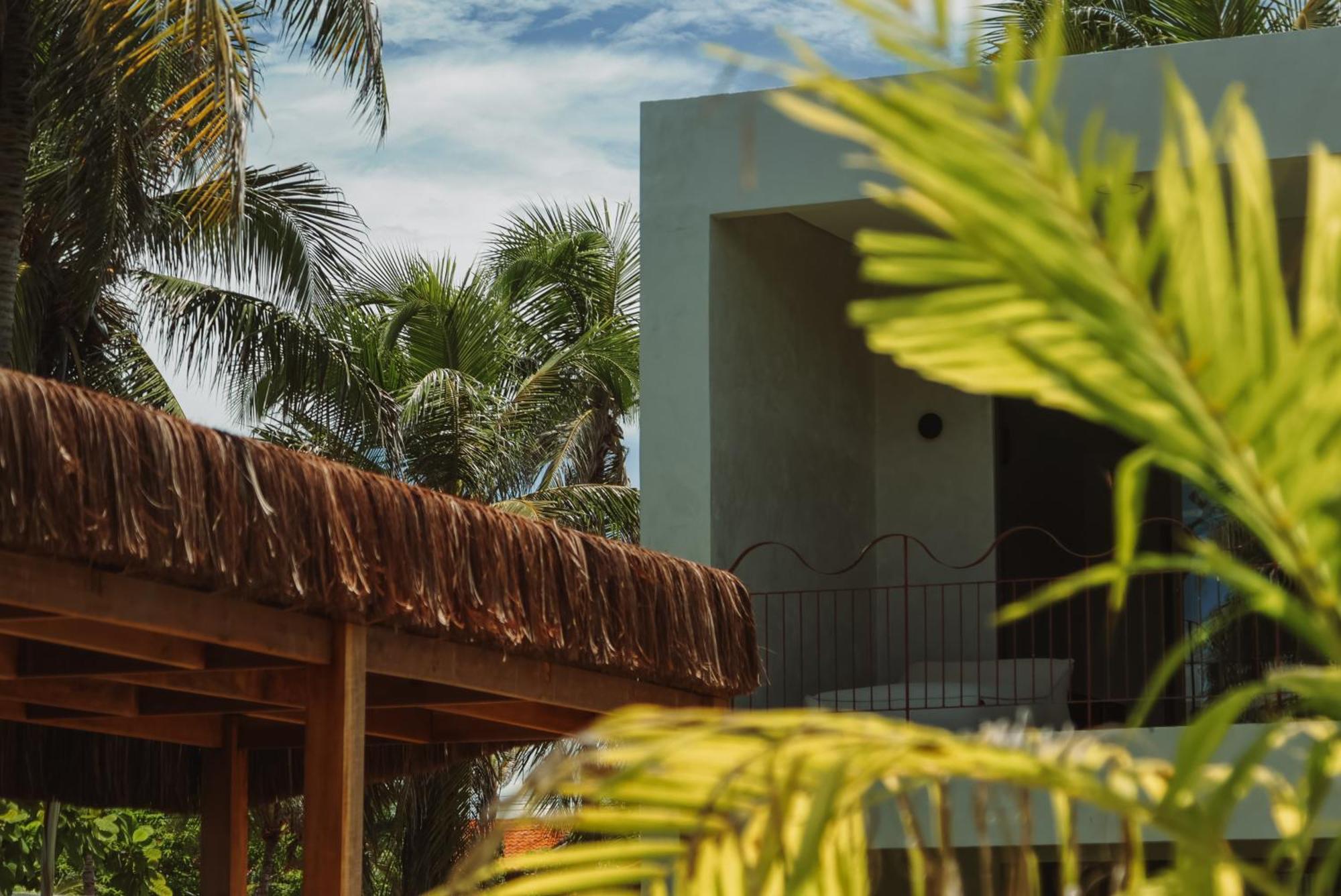 Luau Hotel غاجيرو المظهر الخارجي الصورة